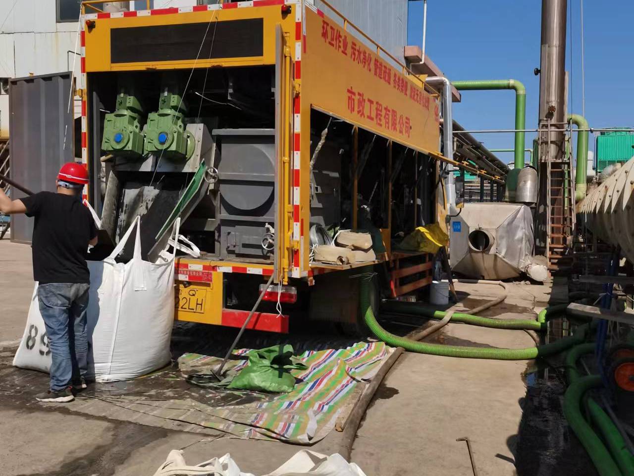 高坪淤泥压干处理